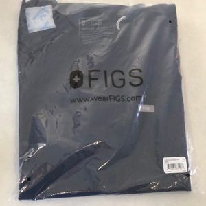 FIGS Men’s Leon Two-Pocket scrub top - brand new